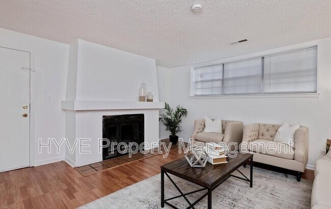 Foto del edificio - 9240 E Girard Ave