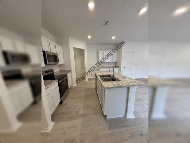 Foto del edificio - 310 Sarah Alyse Ln