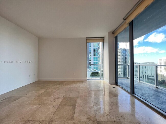 Foto del edificio - 1050 Brickell Ave