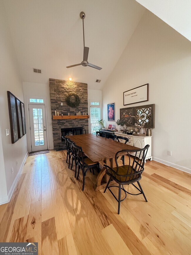 Foto del edificio - 109 Holly Springs Dr