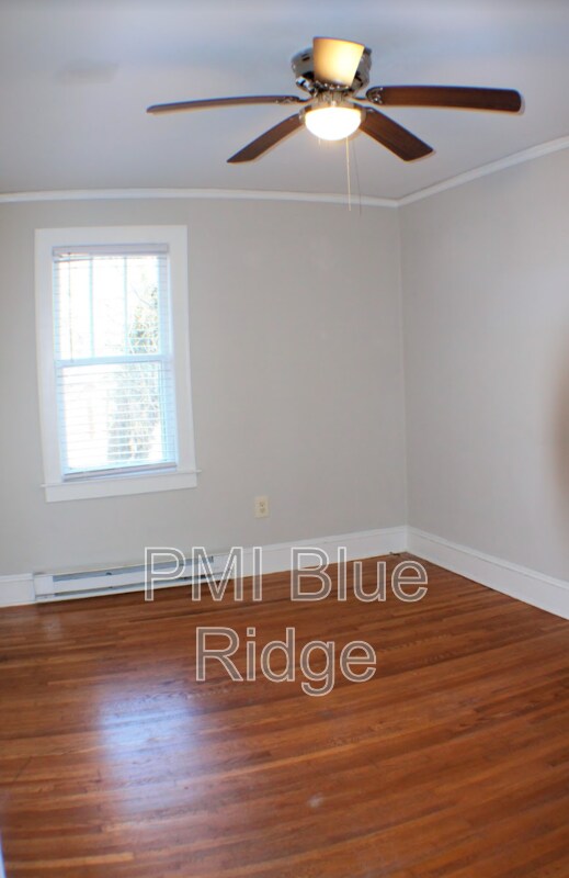 Building Photo - 113 Ashwood Rd
