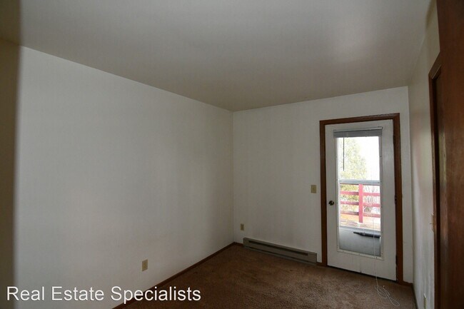 Building Photo - 1110 Hillside Dr