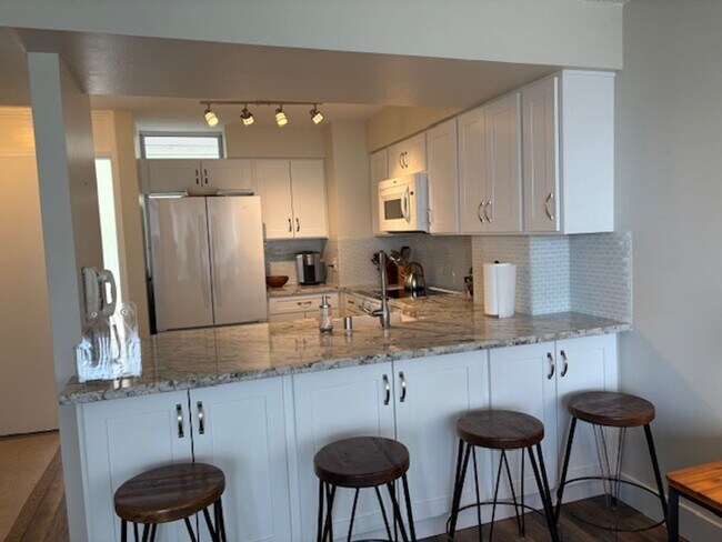 Foto del edificio - Makaha Valley Towers - One Bedroom