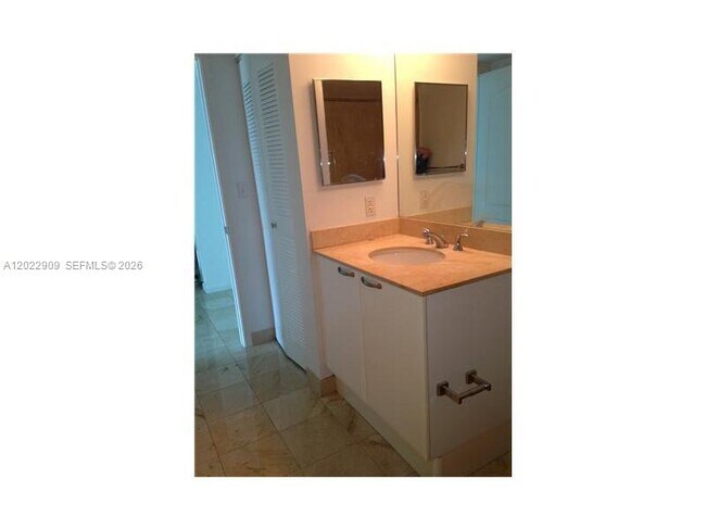 Building Photo - 2101 Brickell Ave