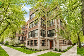 Building Photo - 1347 E Hyde Park Blvd