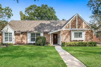 Building Photo - 10170 Hanka Dr