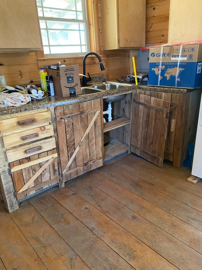 Building Photo - 1523 Mining Town Rd