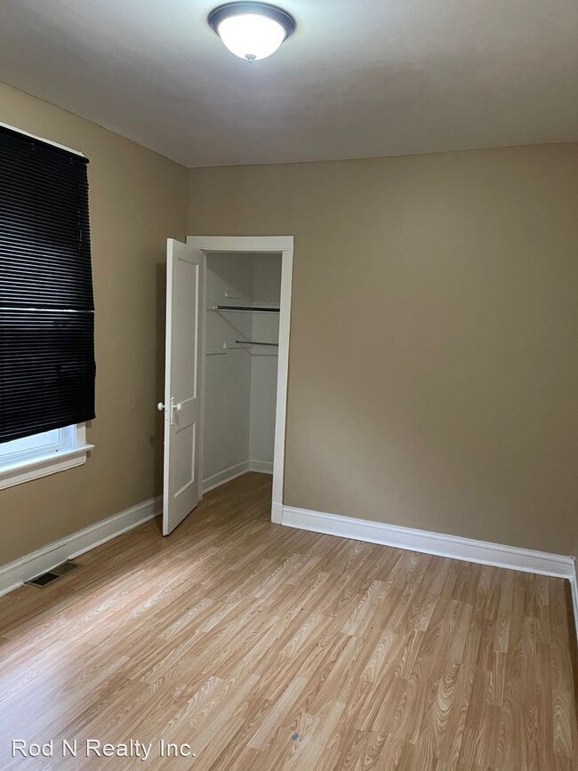 Foto del edificio - 4 br, 1 bath House - 1323 W. 98th St.