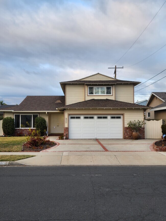 Front of the House - 5317 Carmelynn St
