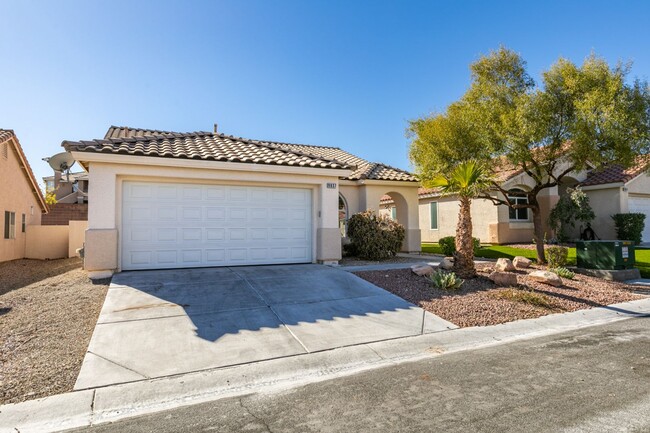 Building Photo - SUMMERLIN BEAUTY WITH UPGRADES*2 LARGE BED...