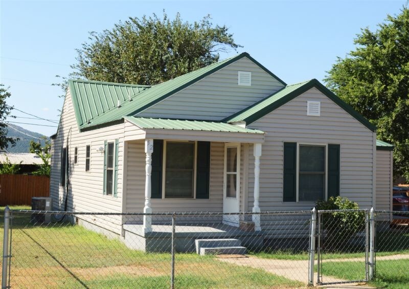 52 Rogers Ln, Lawton, OK 73507 House Rental in Lawton, OK
