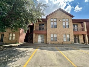 Building Photo - 9802 Cantera Ct