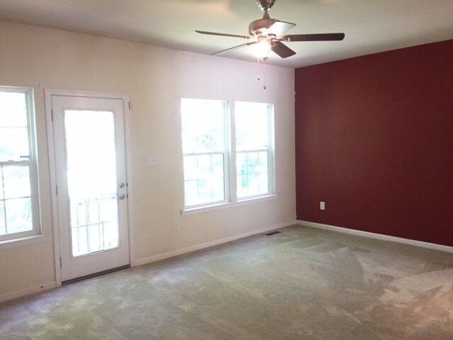 Building Photo - 5912 Bardot Ct