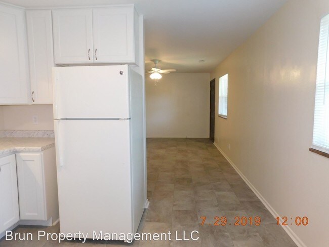 Building Photo - 3900 Seeber Dr