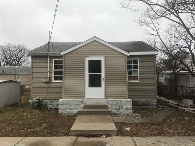 Building Photo - 2311 Bryan Ave