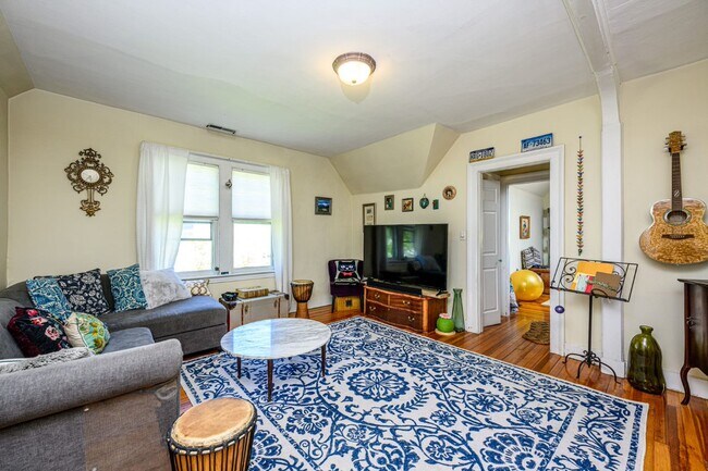 Building Photo - 848 Edgewood Ave