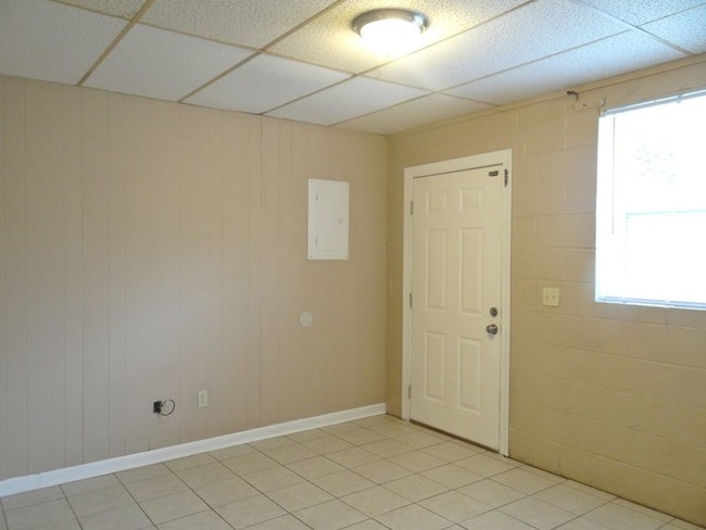 Building Photo - 205 Pearl Ave