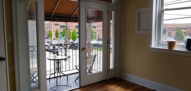 Sweet balcony - 84 S 24th St