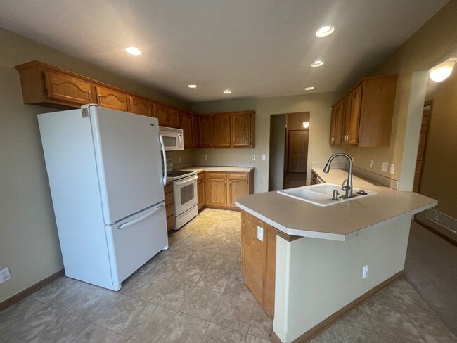 Building Photo - Home For Rent Papillion