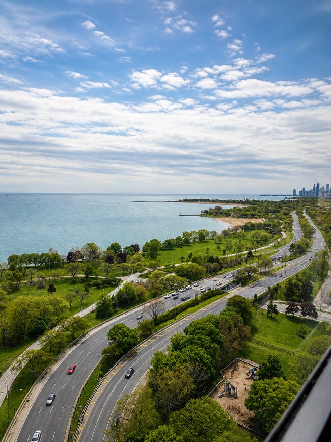 Foto del edificio - 5701 N Sheridan Rd