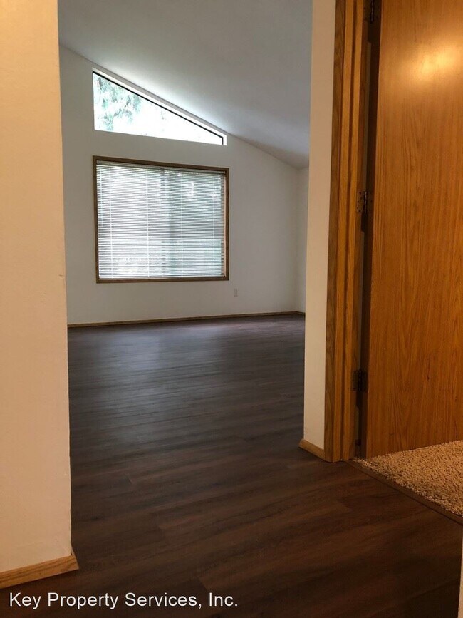 Building Photo - 2 br, 1 bath House - 1414 NE 72nd St #3