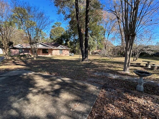 Building Photo - 22215 Mossy Oaks Rd