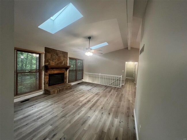 Building Photo - 4 Ridge Oak Ct