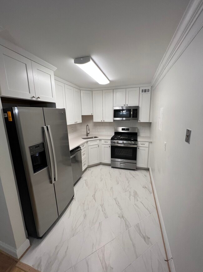 Building Photo - 4977 Battery Ln