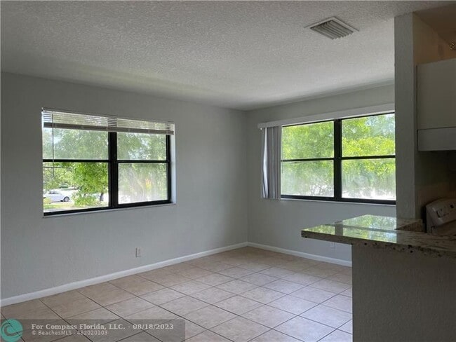 Building Photo - 11620 NW 26th Ct