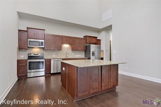 Building Photo - 4 br, 3.5 bath House - 13869 Stone Gate Dr.