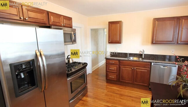 Building Photo - 62 Litchfield St