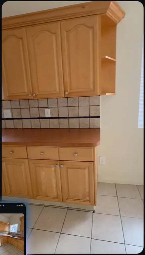Foto del edificio - 10871 Kling St