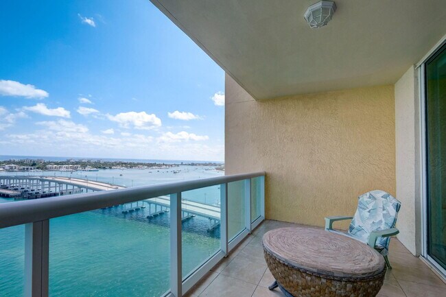 Foto del edificio - 2640 Lake Shore Dr