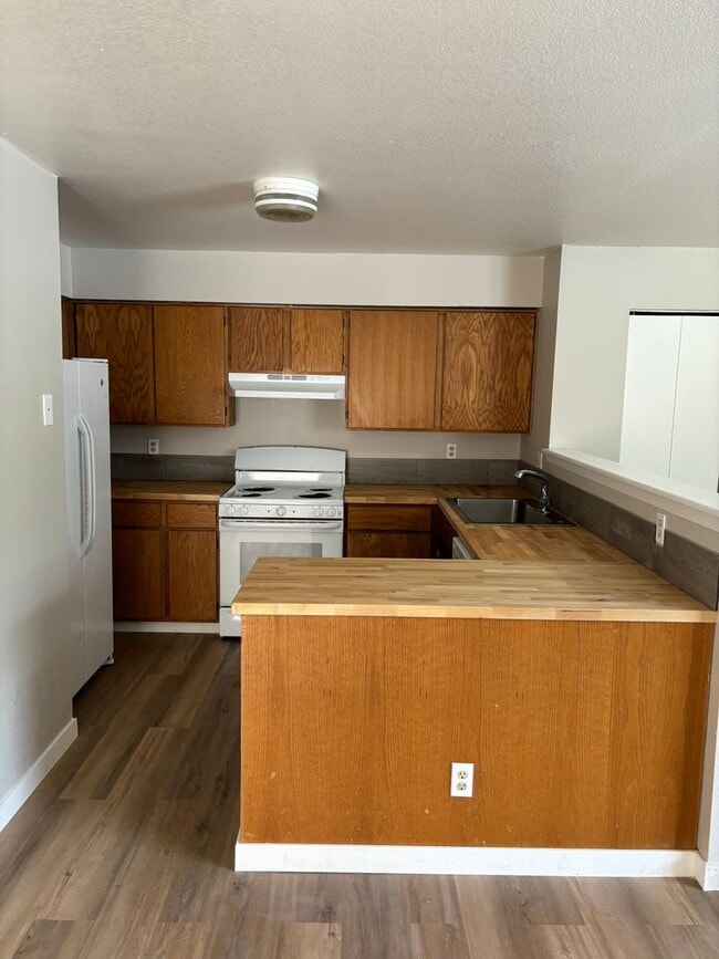 Two bedroom two bath apartment! - Two bedroom two bath apartment!