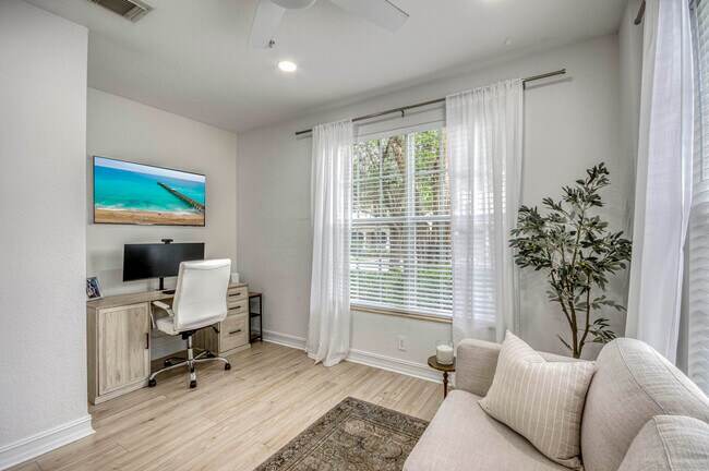Building Photo - 1403 W Wickham Cir