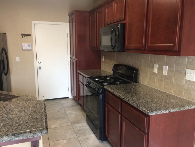 Building Photo - 7517 Wainscott Way