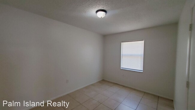 Building Photo - 3 br, 1 bath House - 3204 W Reynolds St