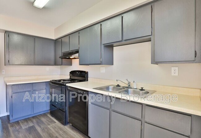 Foto del edificio - 423 E 8th Ave