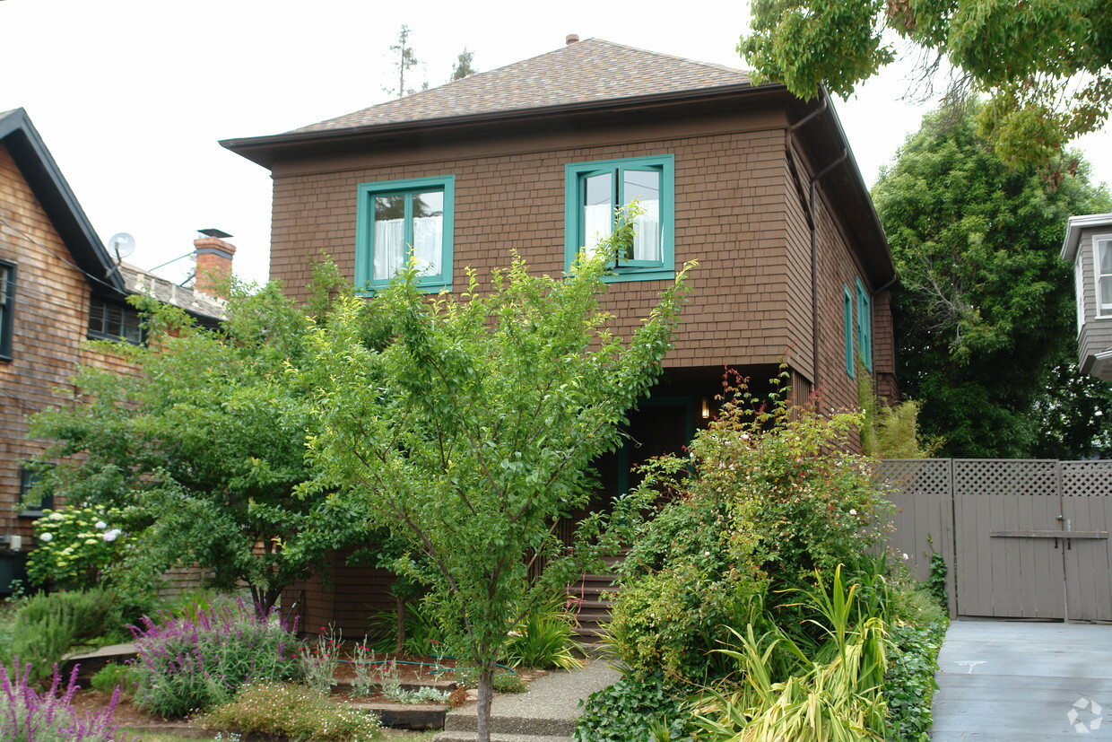 Foto del edificio - 2805 Stuart St