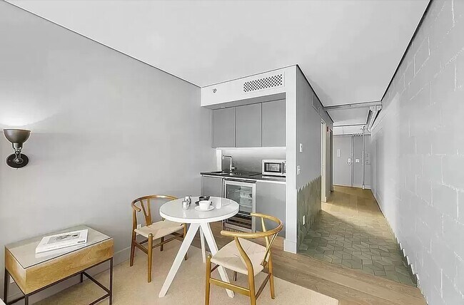 Building Photo - 119 Orchard Street