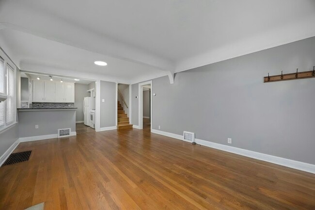Building Photo - 1600 Mclean Ave
