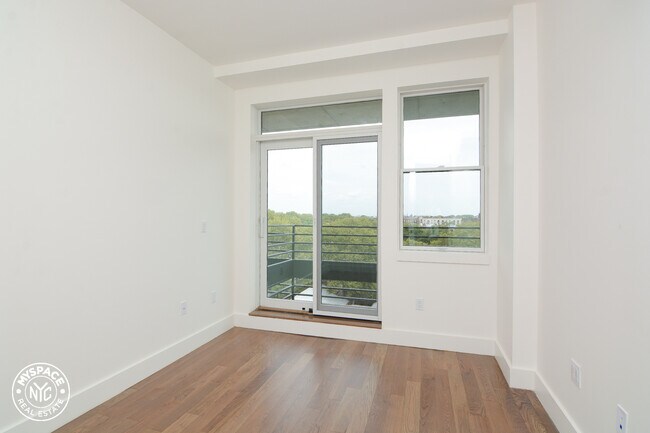 Building Photo - 572 Ocean Pkwy