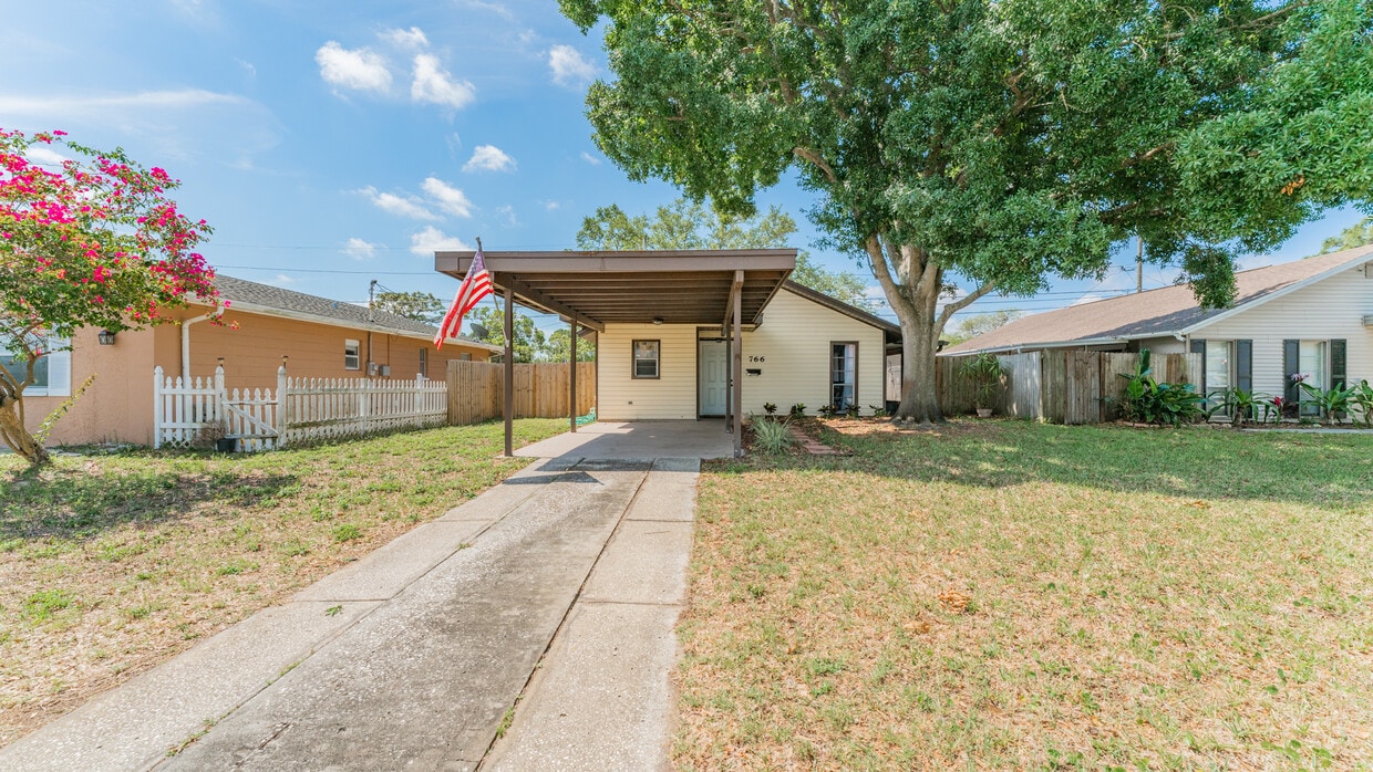 Primary Photo - 766 91st Ave N