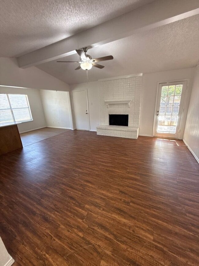 Foto del edificio - 7312 Boisenberry Ln