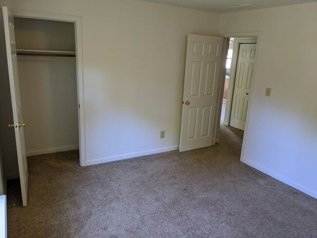 Building Photo - Spacious 2 bed 2 bath in Greenwood!