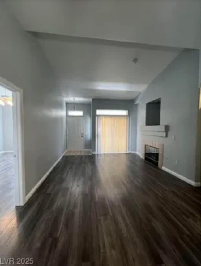 Building Photo - 700 Carnegie St