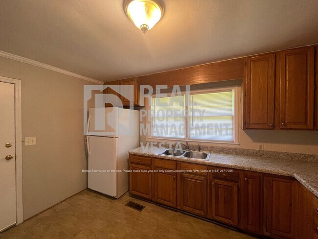 Foto del edificio - Recently Updated 3 Bedroom Home in South M...