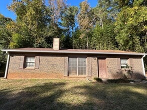 Building Photo - 11 Brookfield Dr