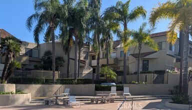 Building Photo - 13096 Le Parc Blvd