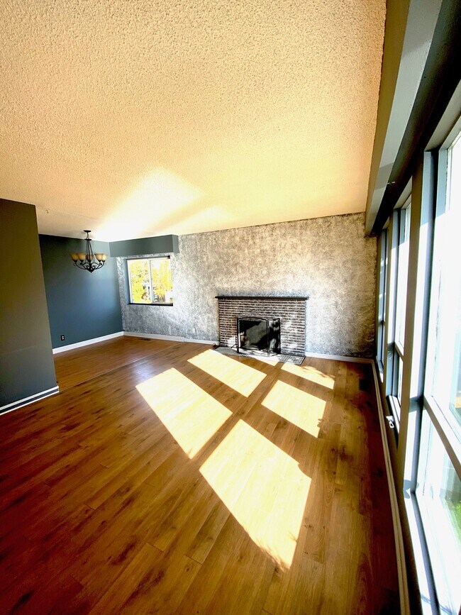 Photo du bâtiment - 2610 10th Ave